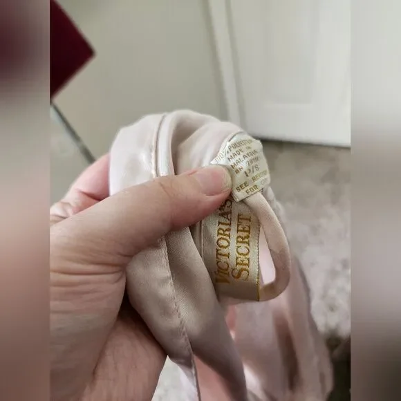 Gold Label Victoria's Secret Vintage 90s Pastel Pink Satin Paisley Long Robe S - Picture 11 of 11